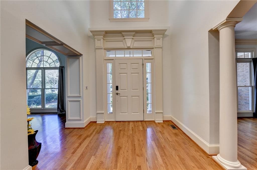 6 bedroom, 5 bathroom, 6,433 sq ft single family residence for sale at 4390 Laurel Grove Trace, Suwanee, GA 30024 — photo 4