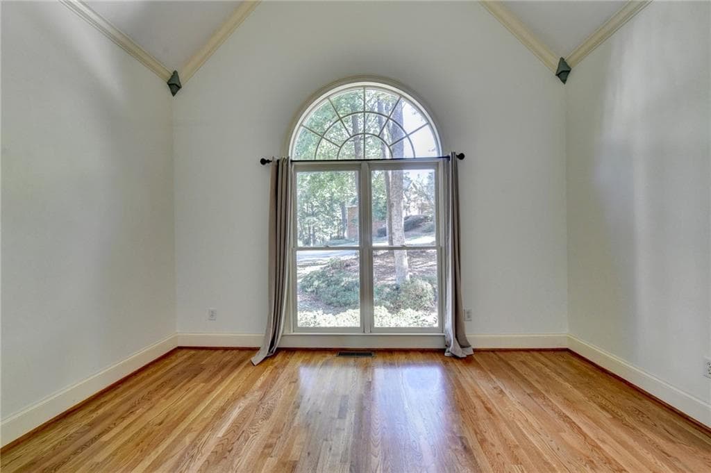 6 bedroom, 5 bathroom, 6,433 sq ft single family residence for sale at 4390 Laurel Grove Trace, Suwanee, GA 30024 — photo 6