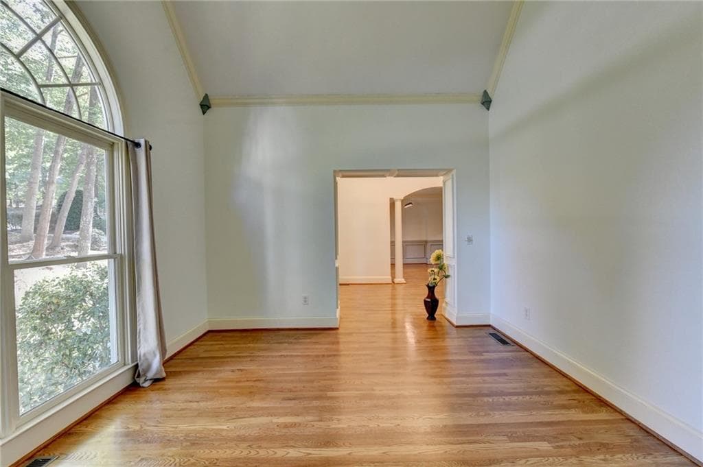 6 bedroom, 5 bathroom, 6,433 sq ft single family residence for sale at 4390 Laurel Grove Trace, Suwanee, GA 30024 — photo 7