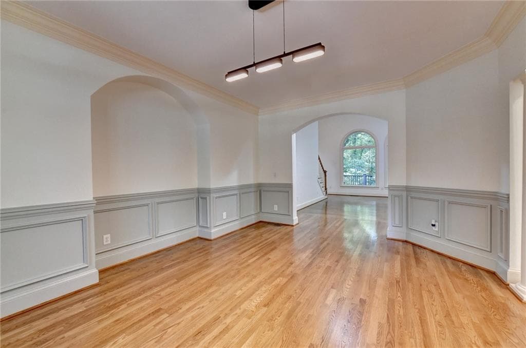 6 bedroom, 5 bathroom, 6,433 sq ft single family residence for sale at 4390 Laurel Grove Trace, Suwanee, GA 30024 — photo 9