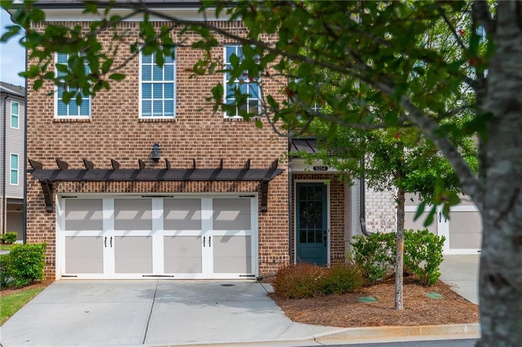 3 bedroom, 3 bathroom, 2,092 sq ft townhouse for sale at 5054 Sealy Circle, Peachtree Corners, GA 30092
