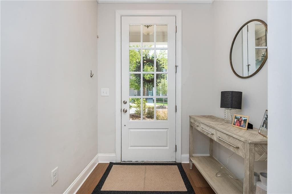 3 bedroom, 3 bathroom, 2,092 sq ft townhouse for sale at 5054 Sealy Circle, Peachtree Corners, GA 30092 — photo 7