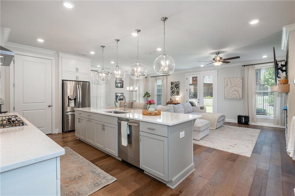 3 bedroom, 3 bathroom, 2,092 sq ft townhouse for sale at 5054 Sealy Circle, Peachtree Corners, GA 30092 — photo 8