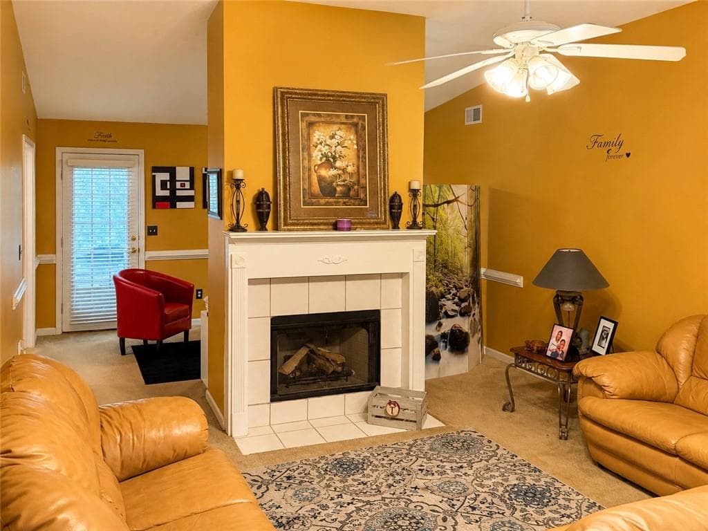 3 bedroom, 5 bathroom, 1,444 sq ft single family residence for sale at 10200 Commons Crossing, Jonesboro, GA 30238 — photo 4