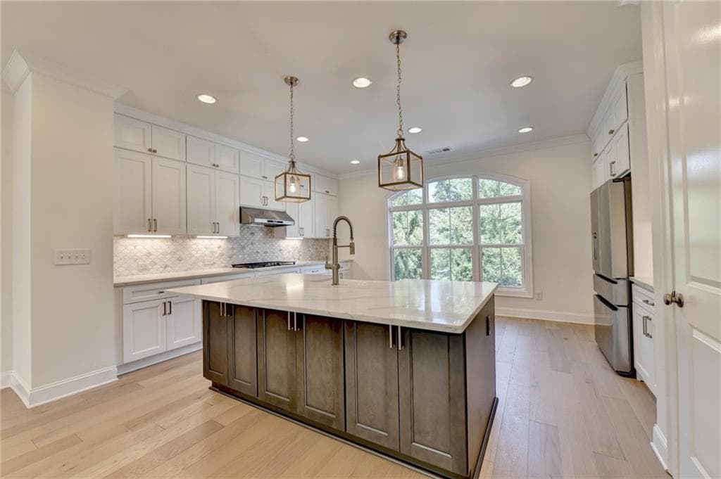 4 bedroom, 4 bathroom, 2,388 sq ft townhouse for sale at 1701 Kenstone Walk, Dunwoody, GA 30338 — photo 3