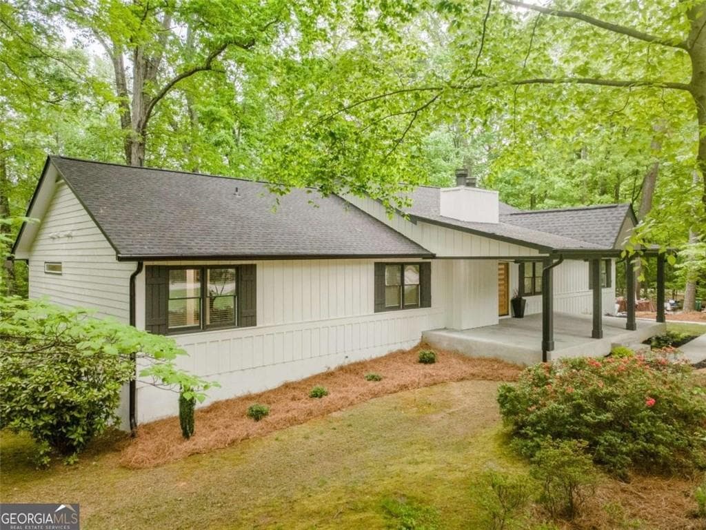5 bedroom, 5 bathroom, 4,216 sq ft single family residence for sale at 3875 Grizzard Trail, Peachtree Corners, GA 30092 — photo 5