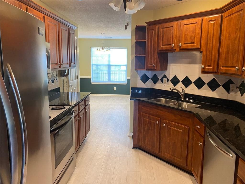 4 bedroom, 3 bathroom, 2,115 sq ft single family residence for sale at 108 Mallard Point, Kathleen, GA 31047 — photo 3