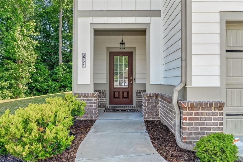4 bedroom, 3 bathroom, 2,432 sq ft single family residence for sale at 3721 Salvia Drive, Buford, GA 30519 — photo 2