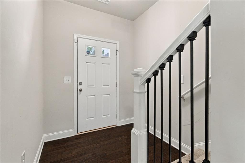 3 bedroom, 3 bathroom, 1,796 sq ft townhouse for sale at 5433 Cascade Ridge, Atlanta, GA 30336 — photo 5