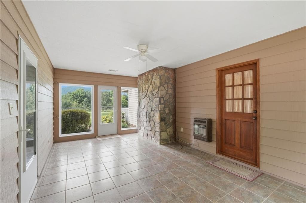 3 bedroom, 2 bathroom, 1,528 sq ft single family residence for sale at 4920 Mccoy Circle, Cumming, GA 30040 — photo 8