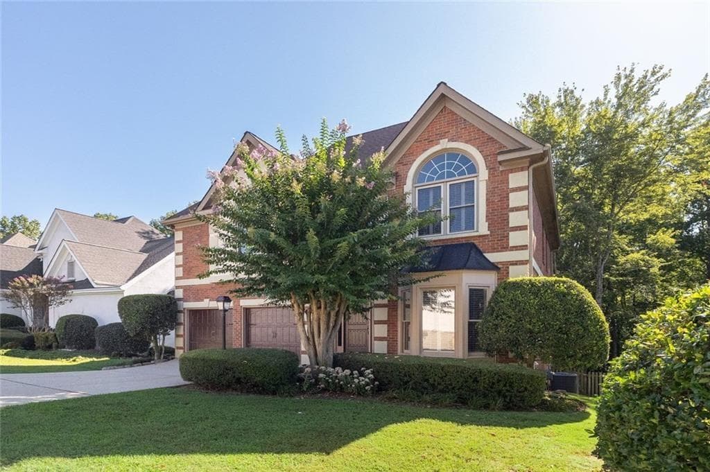 5 bedroom, 4 bathroom, 3,640 sq ft single family residence under contract at 4535 Village Springs Run, Atlanta, GA 30338 — photo 2