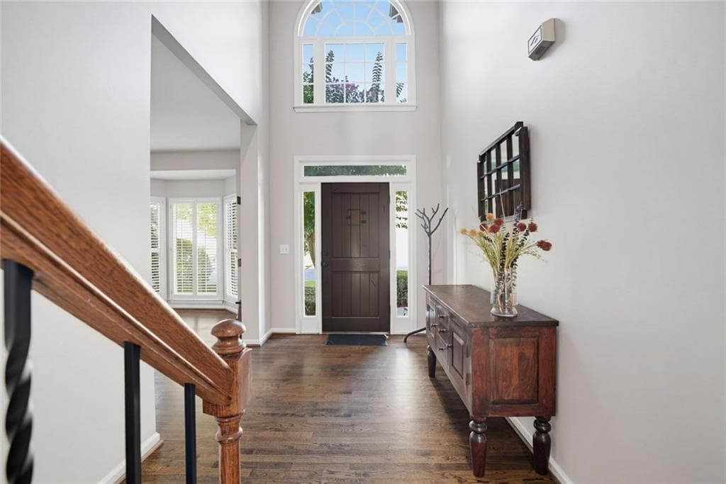 5 bedroom, 4 bathroom, 3,640 sq ft single family residence under contract at 4535 Village Springs Run, Atlanta, GA 30338 — photo 3