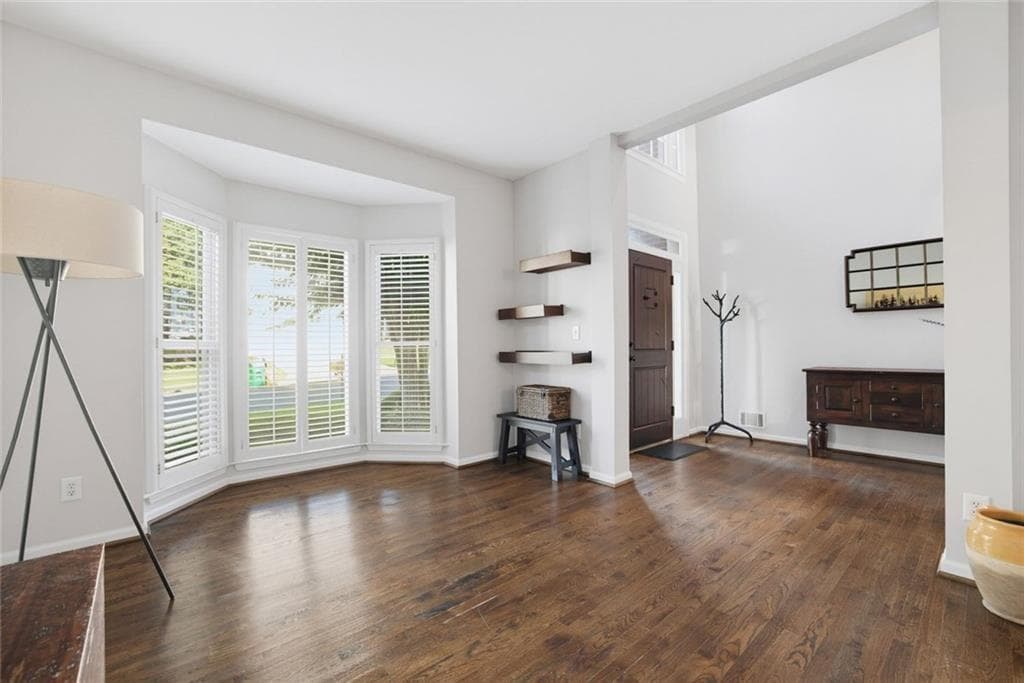 5 bedroom, 4 bathroom, 3,640 sq ft single family residence under contract at 4535 Village Springs Run, Atlanta, GA 30338 — photo 4