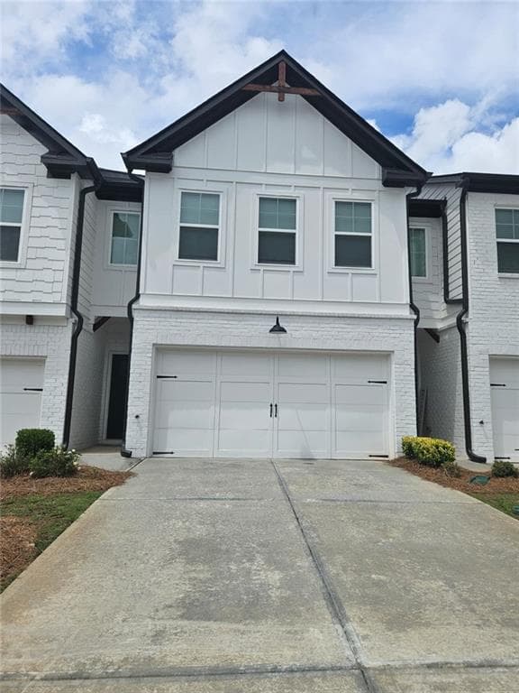 3 bedroom, 3 bathroom, 1,774 sq ft townhouse for rent at 56 Auburn Hill Drive, Auburn, GA 30011 for $2,000 a month — photo 1 of 27
