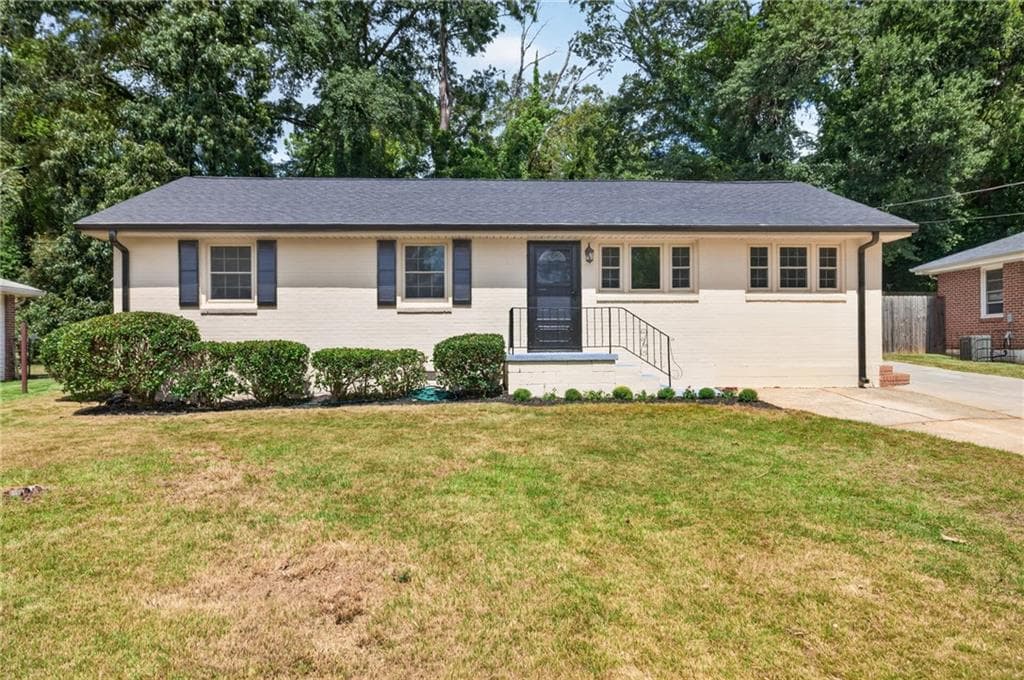 3 bedroom, 3 bathroom, 1,665 sq ft single family residence for sale at 3226 Bobolink Drive, Decatur, GA 30032
