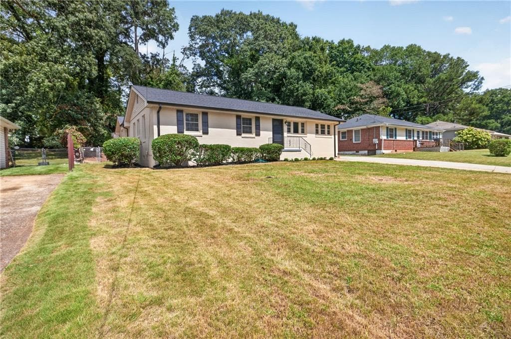 3 bedroom, 3 bathroom, 1,665 sq ft single family residence for sale at 3226 Bobolink Drive, Decatur, GA 30032 — photo 3
