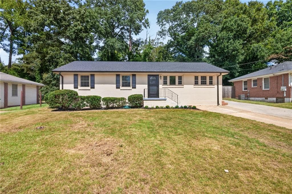3 bedroom, 3 bathroom, 1,665 sq ft single family residence for sale at 3226 Bobolink Drive, Decatur, GA 30032 — photo 4