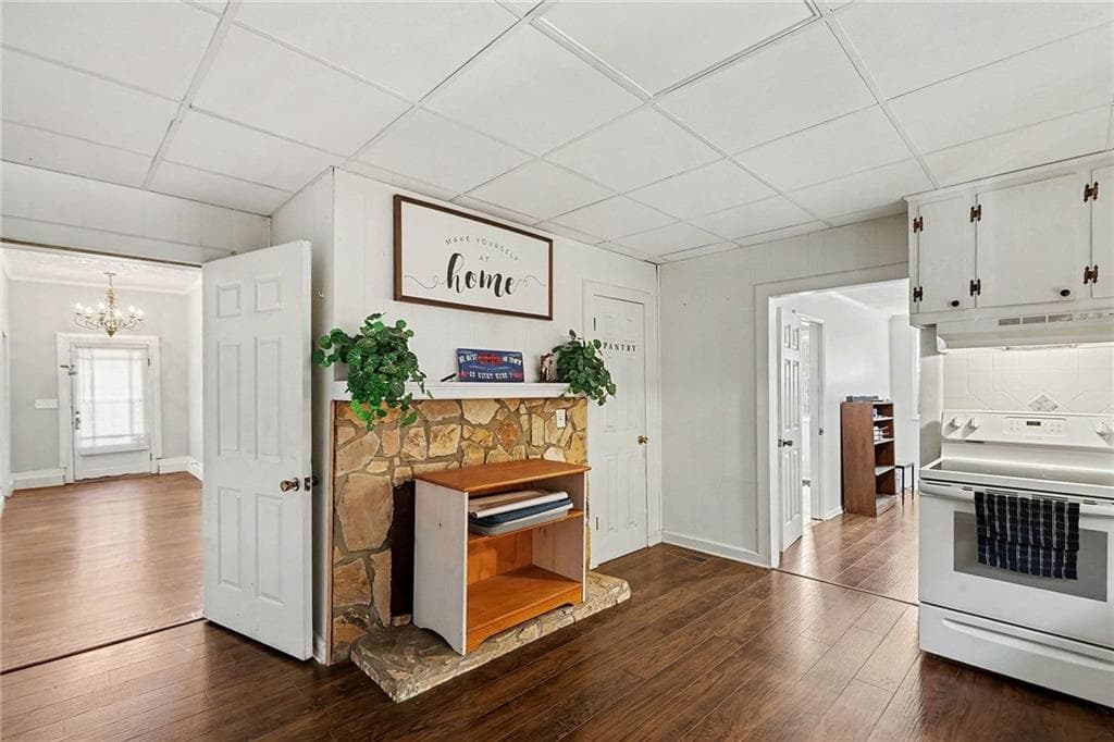 2 bedroom, 1 bathroom, 1,484 sq ft single family residence for sale at 44 E Johnson Street, Temple, GA 30179 — photo 4