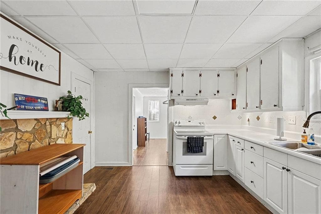 2 bedroom, 1 bathroom, 1,484 sq ft single family residence for sale at 44 E Johnson Street, Temple, GA 30179 — photo 5
