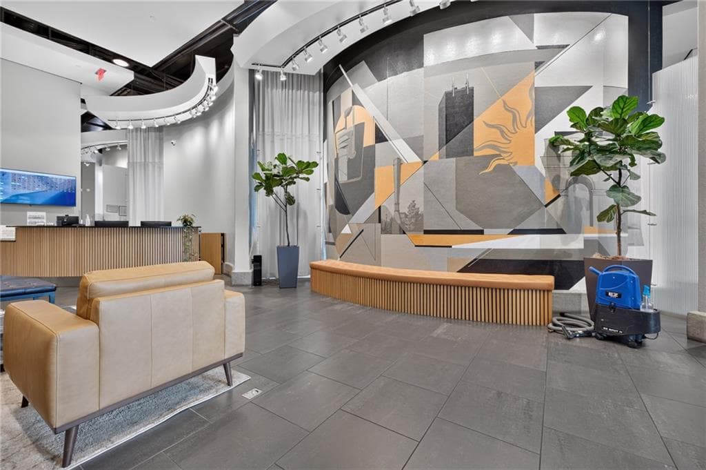 2 bedroom, 2 bathroom, 1,045 sq ft condominium for sale at 361 17th Street 1022, Atlanta, GA 30363 — photo 8