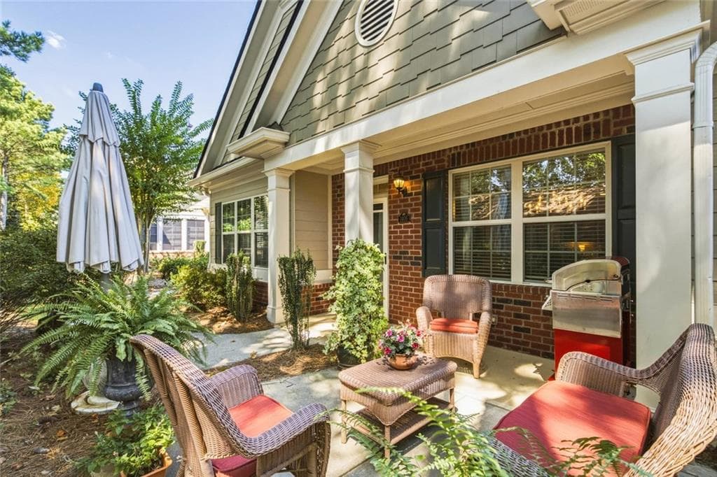 3 bedroom, 3 bathroom, 2,207 sq ft condominium for sale at 1405 Oak Meadows Lane, Cumming, GA 30041 — photo 3