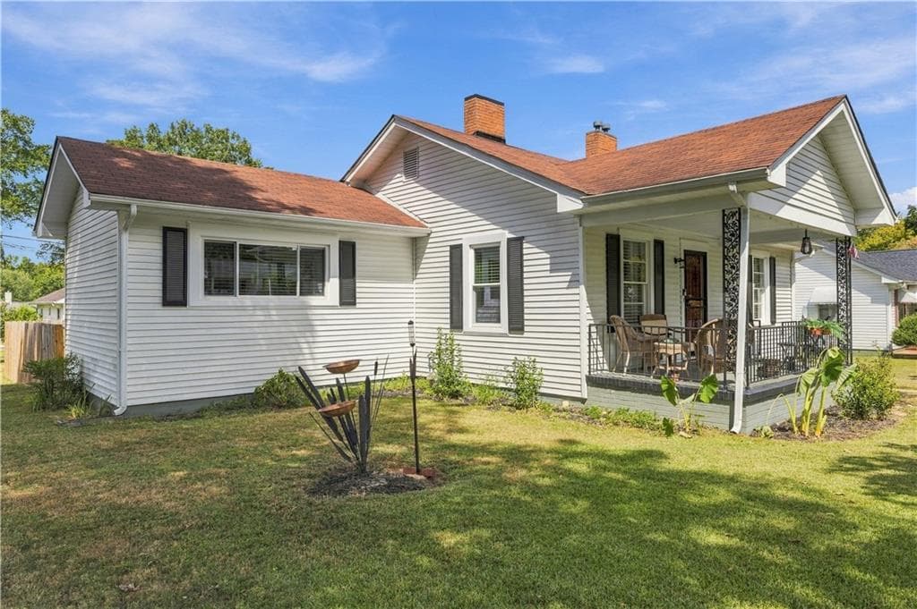 2 bedroom, 1 bathroom single family residence for sale at 5 S 4th Street, Lindale, GA 30147 — photo 5