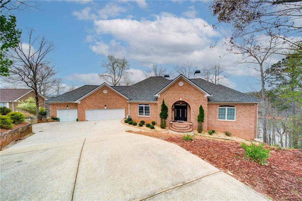 4 bedroom, 4 bathroom, 6,892 sq ft home for sale at 6462 Waterscape Ridge, Gainesville, GA