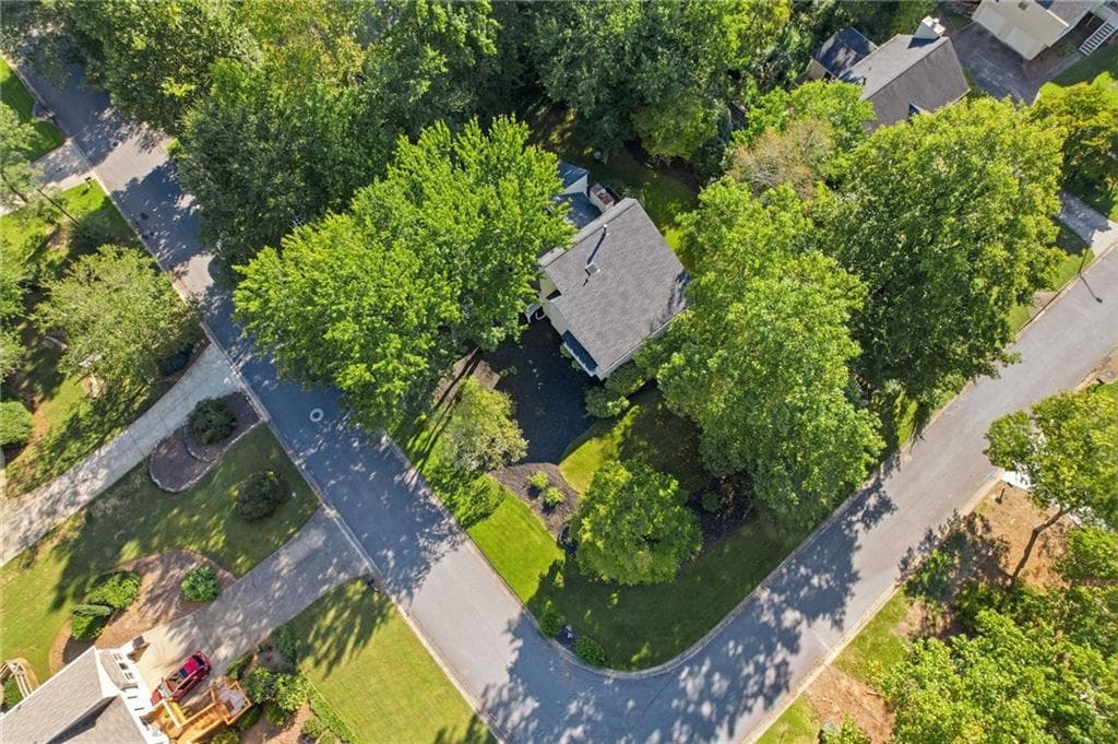 4 bedroom, 3 bathroom, 2,264 sq ft single family residence under contract at 2741 Sudbury Trace, Marietta, GA 30062 — photo 3