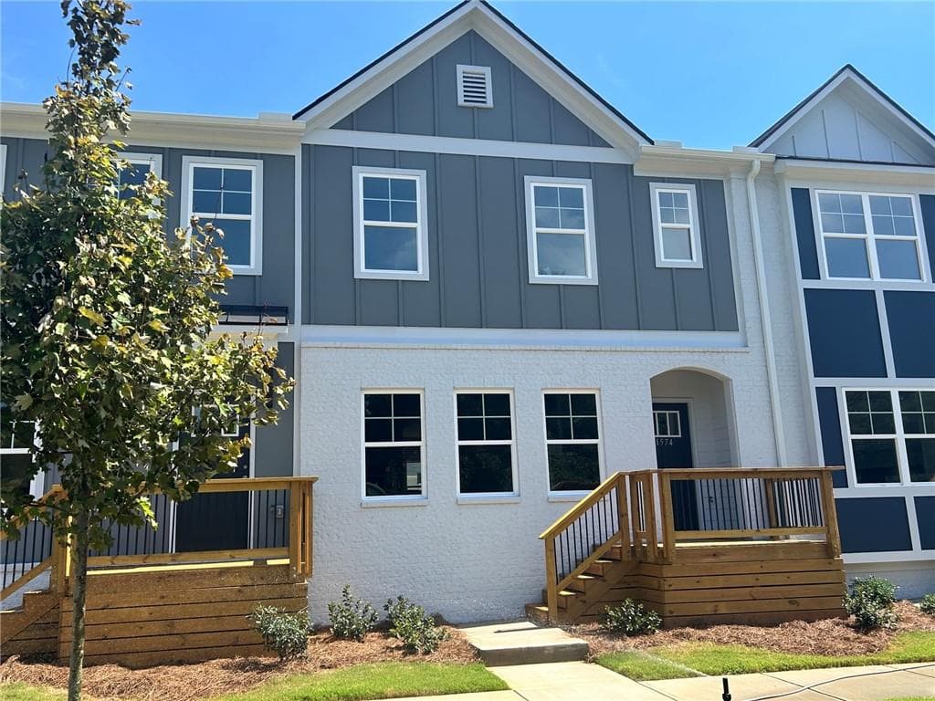 4 bedroom, 4 bathroom, 2,217 sq ft townhouse for sale at 1574 Salem Drive 95, Conyers, GA 30013