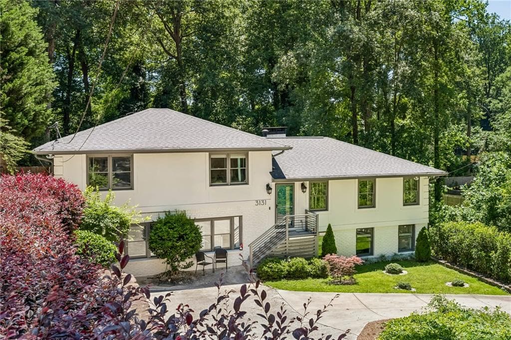 6 bedroom, 4 bathroom, 2,855 sq ft single family residence for sale at 3131 Dale Drive, Atlanta, GA 30305 — photo 5