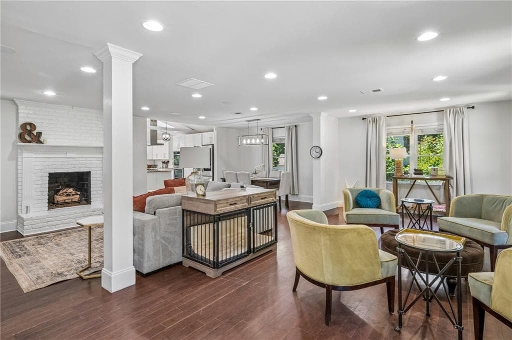6 bedroom, 4 bathroom, 2,855 sq ft single family residence for sale at 3131 Dale Drive, Atlanta, GA 30305 — photo 8