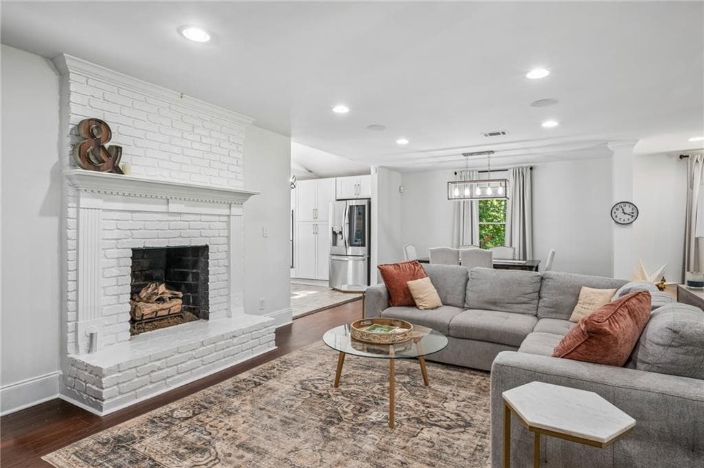 6 bedroom, 4 bathroom, 2,855 sq ft single family residence for sale at 3131 Dale Drive, Atlanta, GA 30305 — photo 9