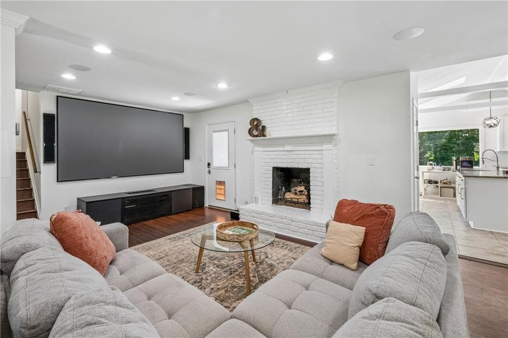 6 bedroom, 4 bathroom, 2,855 sq ft single family residence for sale at 3131 Dale Drive, Atlanta, GA 30305 — photo 10