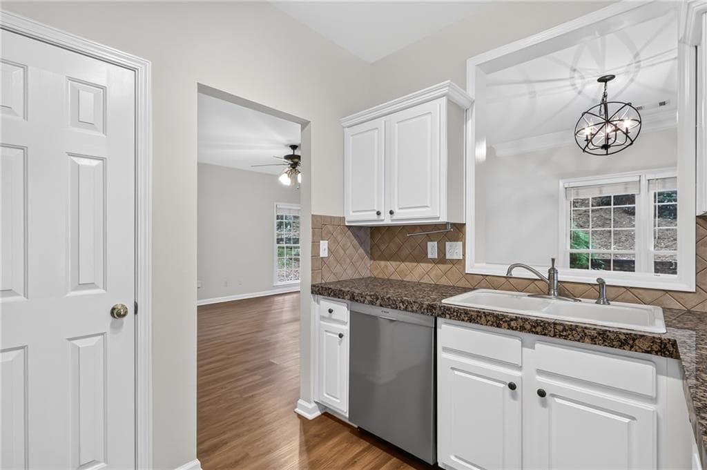 4 bedroom, 3 bathroom, 2,305 sq ft single family residence for sale at 2838 Winter Rose Court, Dunwoody, GA 30360 — photo 10