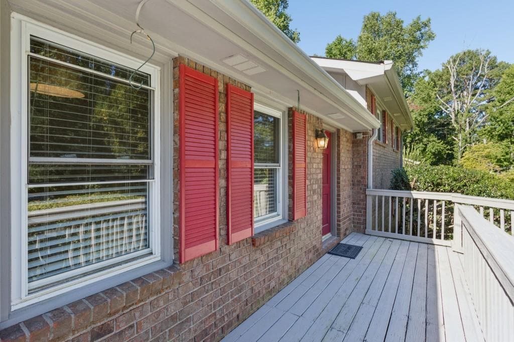 3 bedroom, 2 bathroom, 1,835 sq ft single family residence under contract at 6684 Redwood Drive, Douglasville, GA 30135 — photo 3