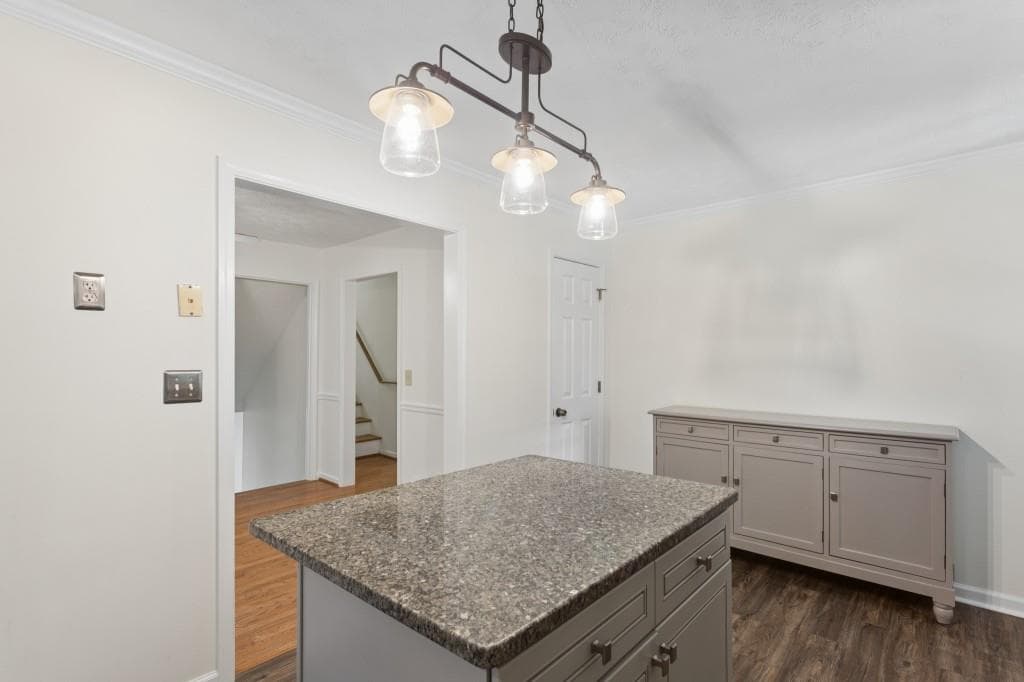 3 bedroom, 2 bathroom, 1,835 sq ft single family residence under contract at 6684 Redwood Drive, Douglasville, GA 30135 — photo 8