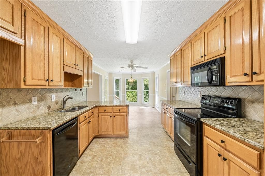 3 bedroom, 2 bathroom, 2,251 sq ft single family residence for sale at 2773 Ashton Hill Drive, Dacula, GA 30019 — photo 7
