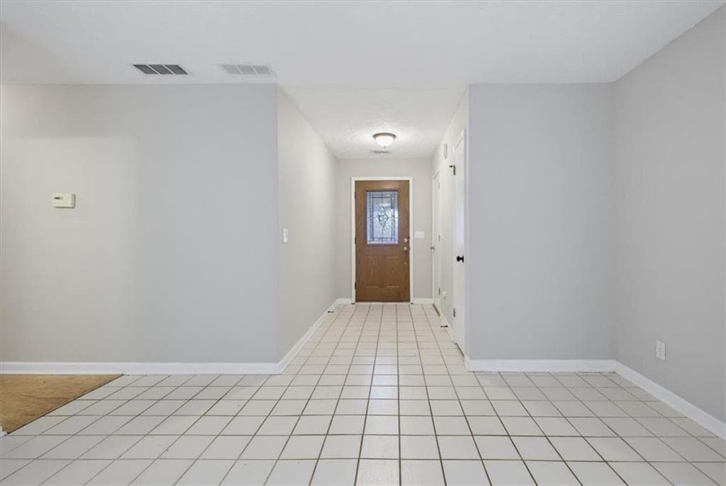 3 bedroom, 2 bathroom, 1,417 sq ft single family residence for sale at 2805 Varlet Court, Snellville, GA 30039 — photo 6