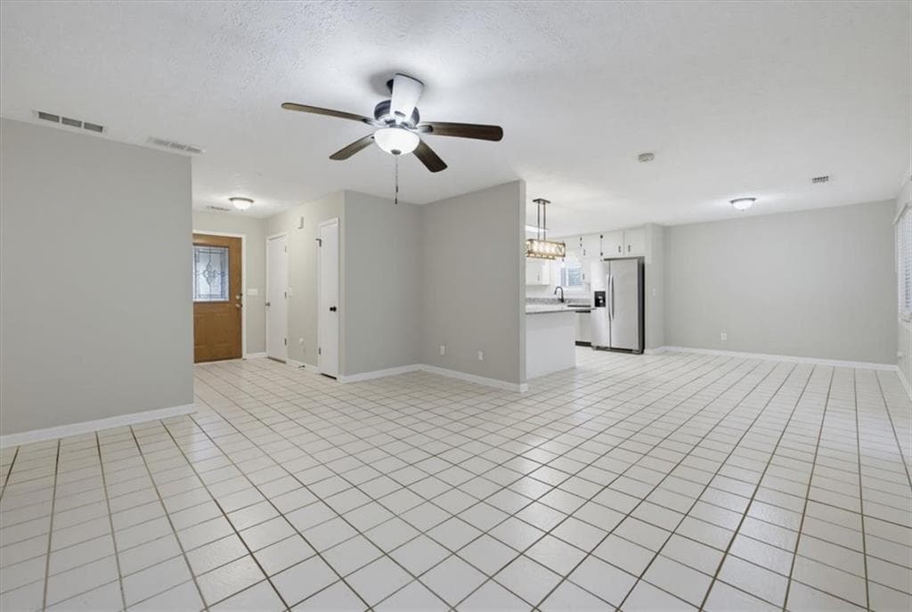 3 bedroom, 2 bathroom, 1,417 sq ft single family residence for sale at 2805 Varlet Court, Snellville, GA 30039 — photo 9