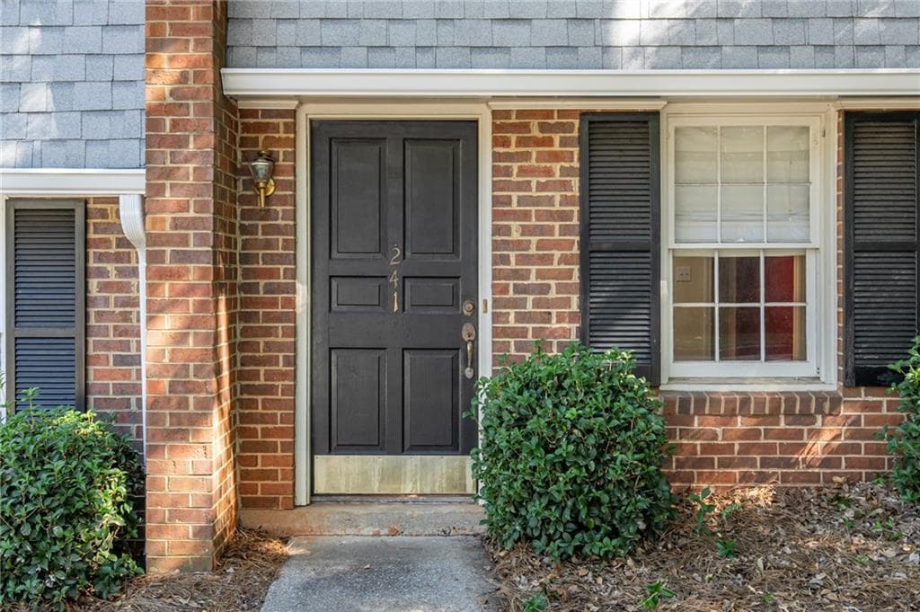 2 bedroom, 2 bathroom, 1,344 sq ft townhouse for sale at 241 Montgomery Street, Decatur, GA 30030 — photo 2