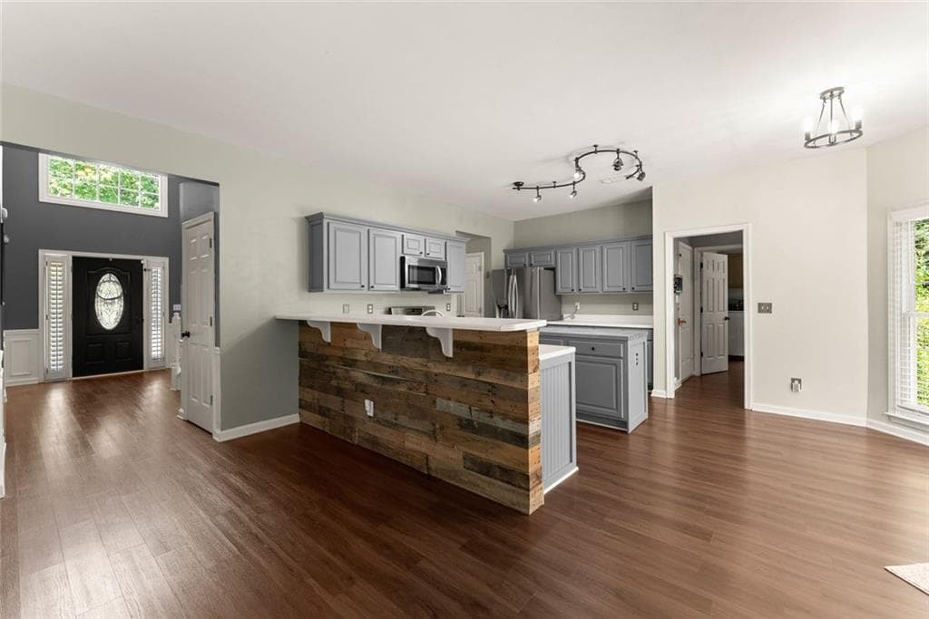 4 bedroom, 3 bathroom, 2,662 sq ft single family residence for sale at 6280 Clear Spring Lane, Flowery Branch, GA 30542 — photo 3