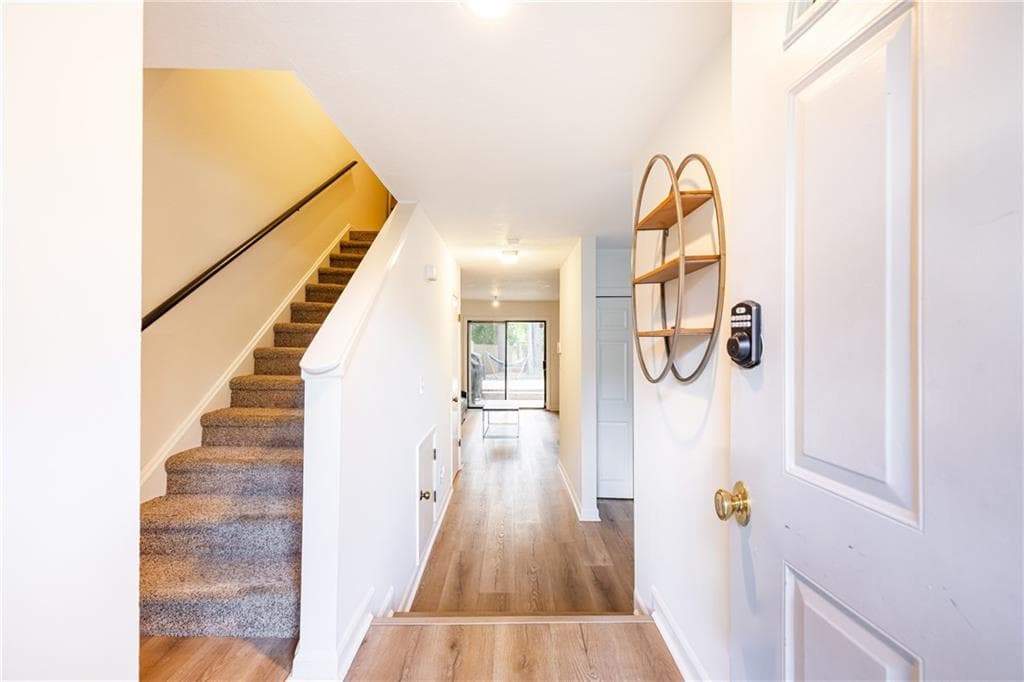 3 bedroom, 3 bathroom, 1,724 sq ft townhouse for sale at 2702 Meadow Mere, Atlanta, GA 30341 — photo 2