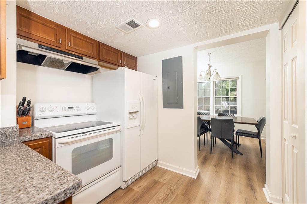 3 bedroom, 3 bathroom, 1,724 sq ft townhouse for sale at 2702 Meadow Mere, Atlanta, GA 30341 — photo 6