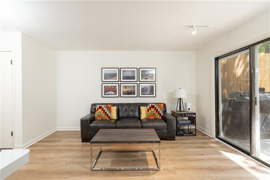 3 bedroom, 3 bathroom, 1,724 sq ft townhouse for sale at 2702 Meadow Mere, Atlanta, GA 30341 — photo 8