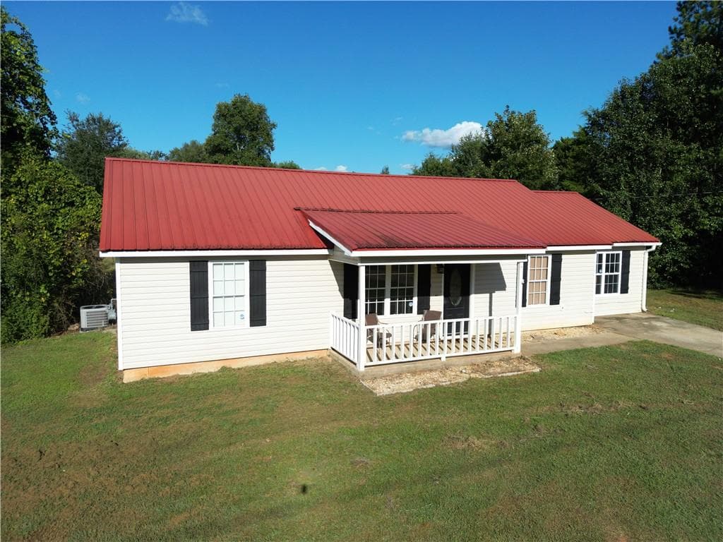 3 bedroom, 2 bathroom, 1,382 sq ft single family residence for sale at 797 S Laney Road, Locust Grove, GA 30248 — photo 10