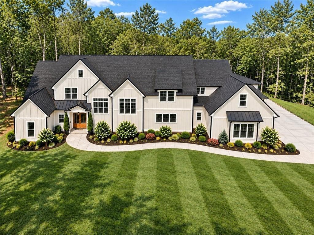 5 bedroom, 5 bathroom, 3,837 sq ft single family residence for sale at 5567 Tyree Road, Winston, GA 30187 — photo 2