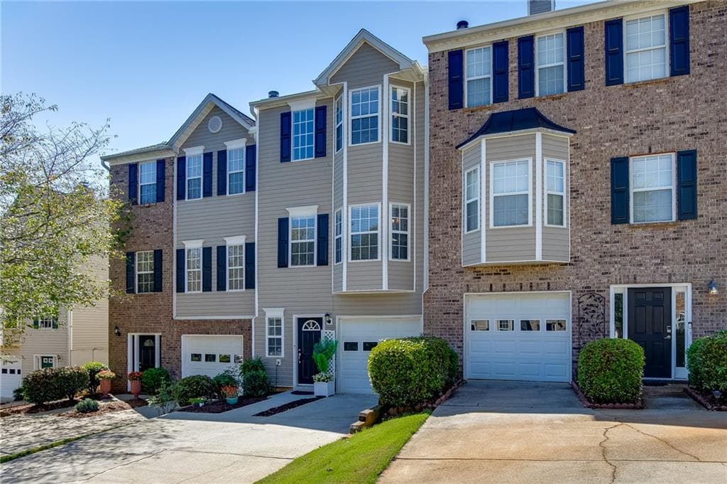 2 bedroom, 3 bathroom, 1,736 sq ft townhouse for sale at 4928 Oak Meadow Lane, Oakwood, GA 30566 — photo 2