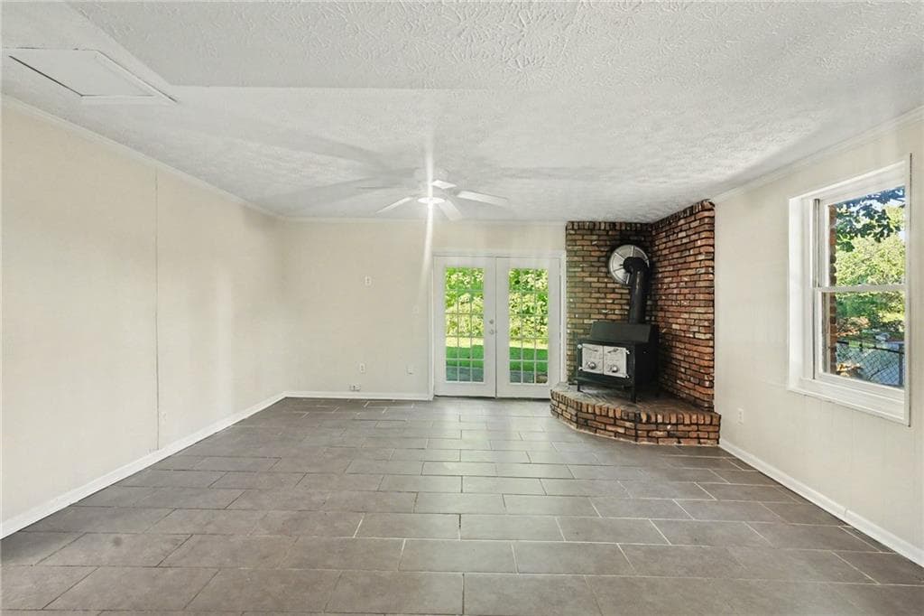 3 bedroom, 3 bathroom, 1,701 sq ft single family residence for sale at 8121 Woodcliff Trail, Riverdale, GA 30274 — photo 6