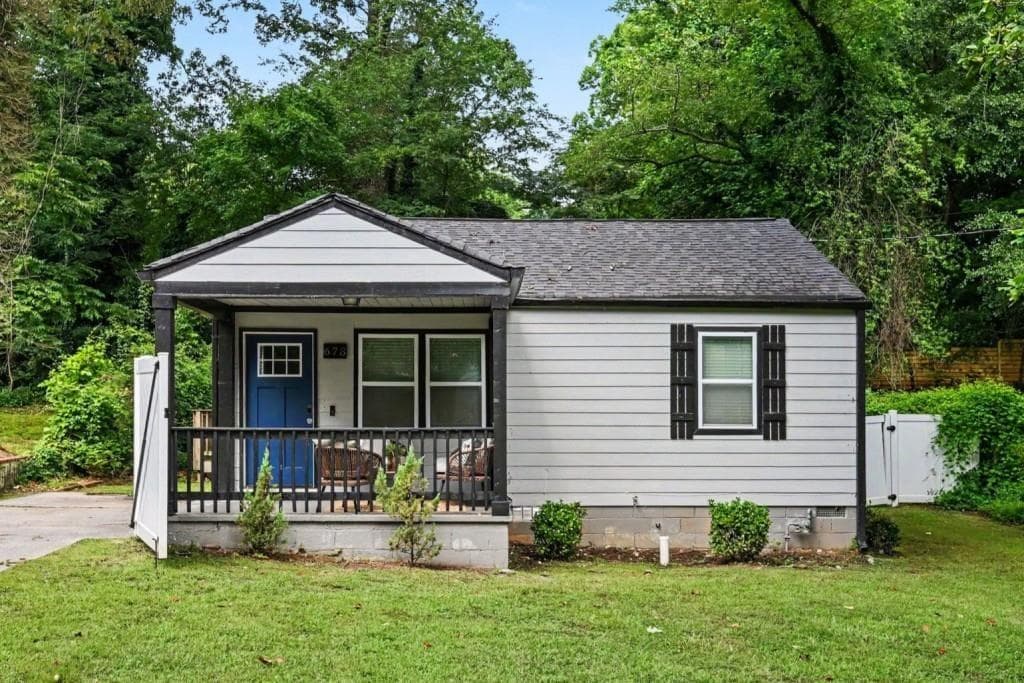 3 bedroom, 2 bathroom, 1,189 sq ft single family residence for sale at 678 Commercial, Atlanta, GA 30318