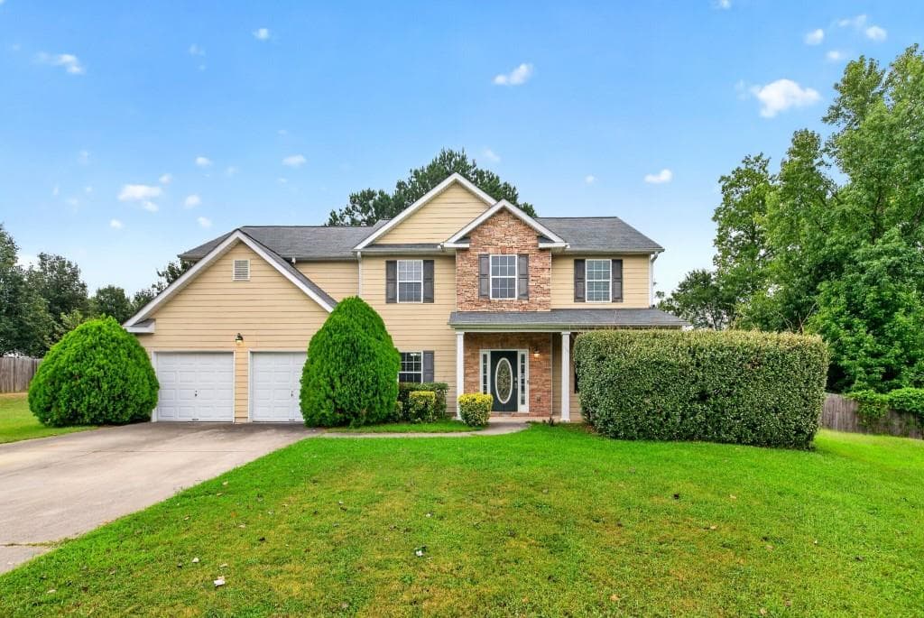 4 bedroom, 3 bathroom, 2,552 sq ft single family residence for sale at 719 Winesap Court, Hampton, GA 30228 — photo 2